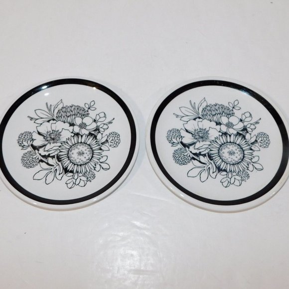 2 Vintage Alfred Meakin SAMOA 6.5" Side dinning Plates Black White Floral - Picture 1 of 7